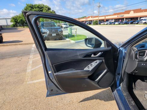 Used 2016 MAZDA MAZDA3 i Sport FWD image 6