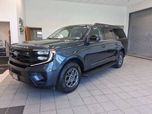 Used 2025 Ford Expedition Max Active AWD/4WD image 4
