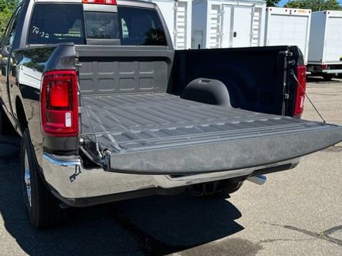 New 2026 RAM 2500 Big Horn AWD/4WD image 3