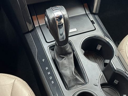 Used 2018 Ford Explorer XLT w/ Equipment Group 202A image 24