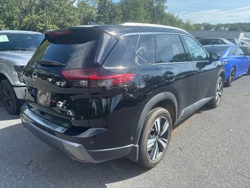 Used 2024 Nissan Rogue SL AWD/4WD image 3