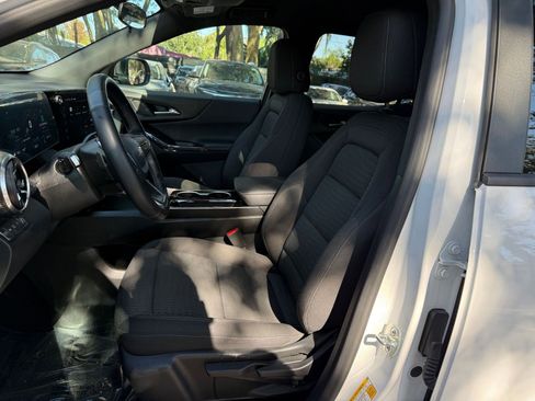 Used 2025 Chevrolet Equinox LT image 30