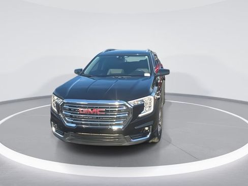 Used 2024 GMC Terrain SLT AWD/4WD image 3