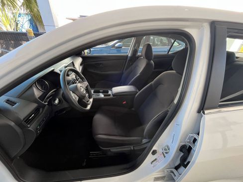 Used 2025 Nissan Sentra S image 24