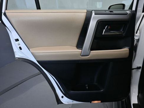 Used 2019 Toyota 4Runner SR5 image 31