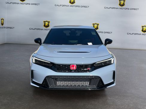 Used 2024 Honda Civic Type R image 2