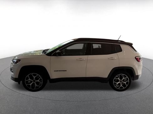 Used 2025 Jeep Compass Limited AWD/4WD image 9