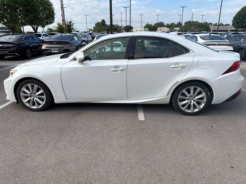 Used 2016 Lexus IS 200t RWD image 12