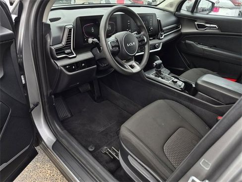 Used 2024 Kia Sportage LX image 17