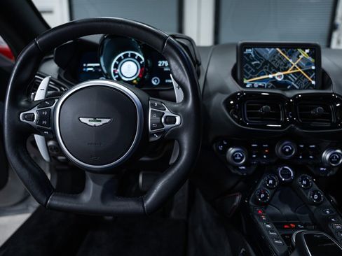 Used 2019 Aston Martin V8 Vantage Coupe RWD image 42