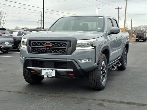 Used 2022 Nissan Frontier PRO-4X w/ Technology Package image 2