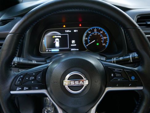 Certified 2025 Nissan Leaf SV Plus FWD image 25