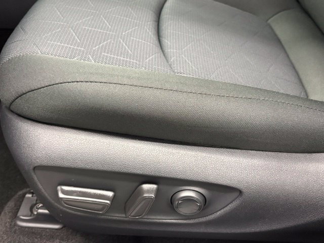Used 2025 Toyota RAV4 XLE AWD/4WD image 13