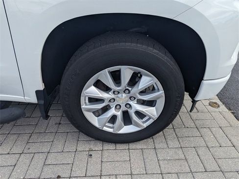 Used 2023 Chevrolet Silverado 1500 Custom image 16