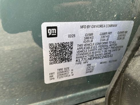 Used 2025 Chevrolet Trax LT w/ LT Convenience Package image 29