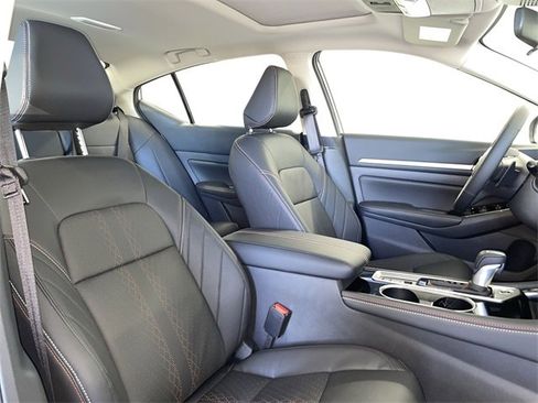 New 2025 Nissan Altima 2.5 SR w/ SR Premium Package image 18