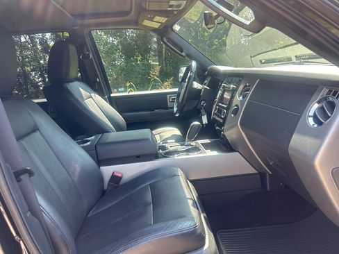 Used 2014 Ford Expedition Limited w/ Equipment Group 301A AWD/4WD image 23