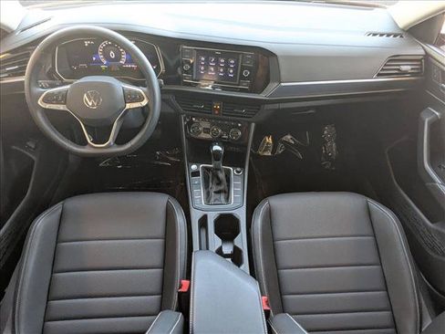 Used 2024 Volkswagen Jetta SE w/ Panoramic Sunroof Package FWD image 16