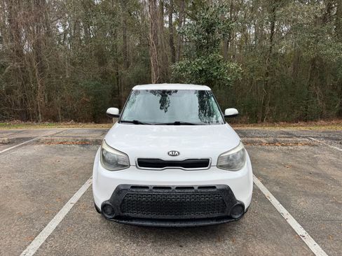 Used 2014 Kia Soul + image 1