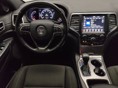 Used 2018 Jeep Grand Cherokee Laredo RWD image 22