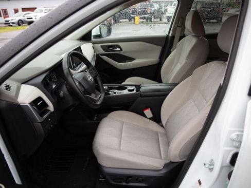 Used 2025 Nissan Rogue SV AWD/4WD image 20