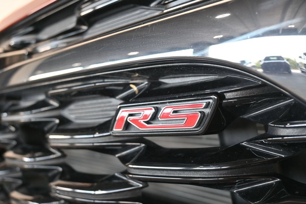 Used 2025 Chevrolet Trax RS w/ Sunroof Package FWD image 29