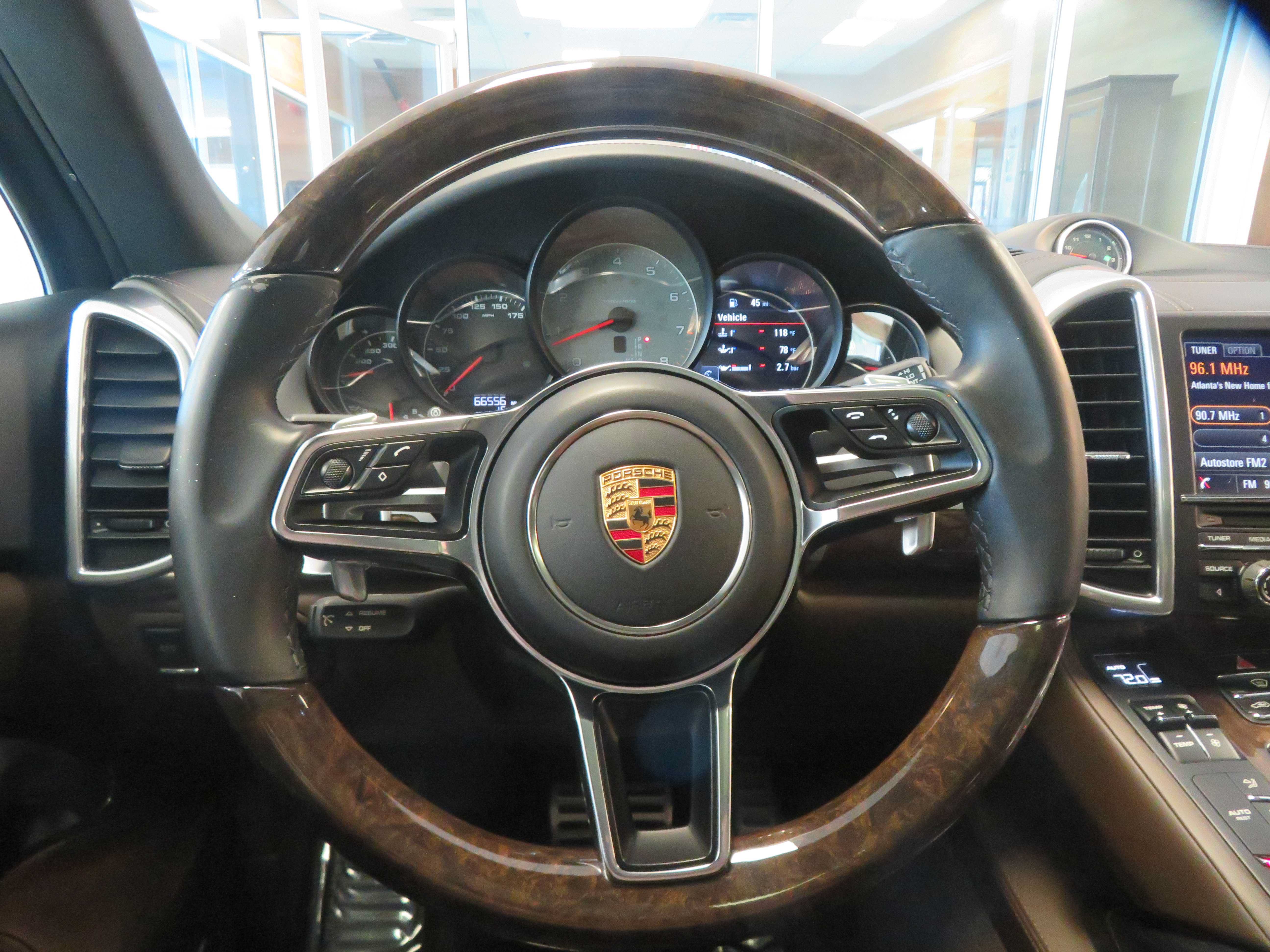 Used 2015 Porsche Cayenne S AWD/4WD image 30