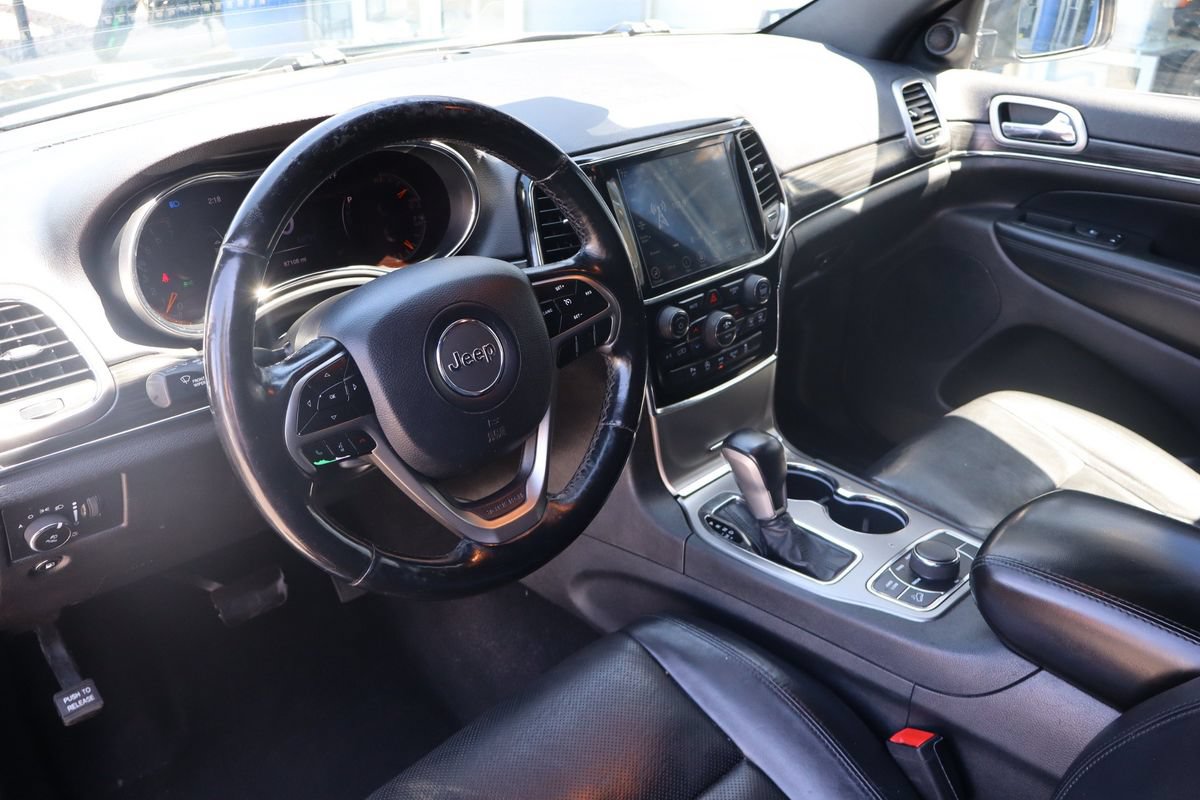 Used 2019 Jeep Grand Cherokee Limited AWD/4WD image 9