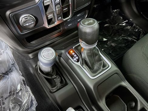 Used 2022 Jeep Wrangler Unlimited Sport AWD/4WD image 21