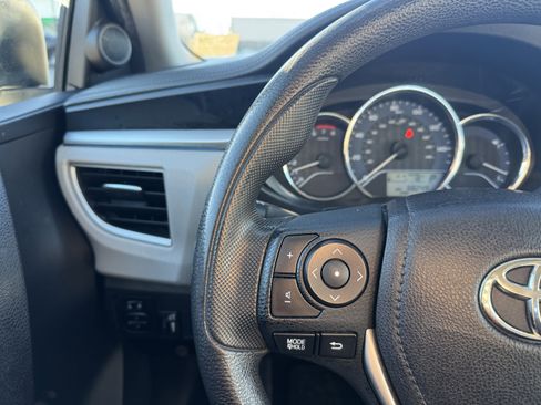 Used 2016 Toyota Corolla LE image 23