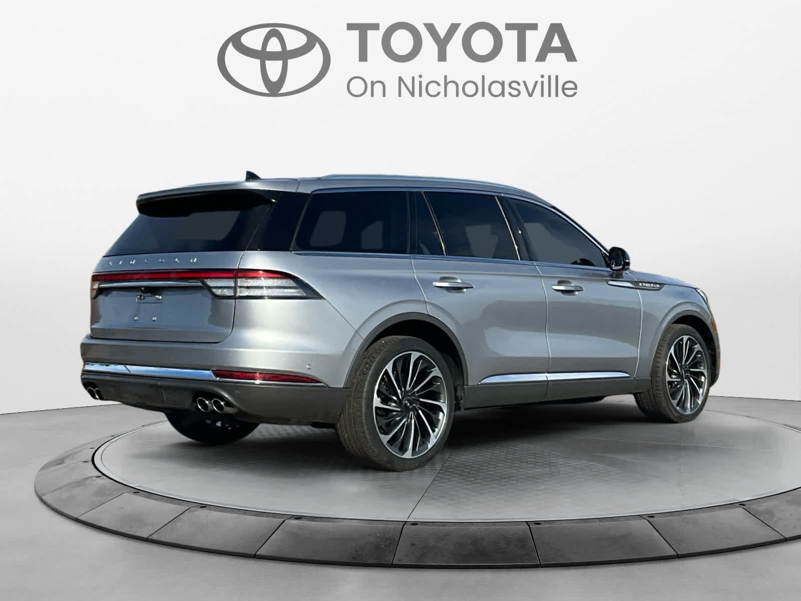 Used 2022 Lincoln Aviator Reserve w/ Equipment Group 201A AWD/4WD image 5