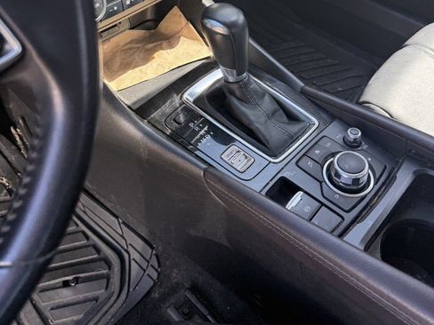 Used 2017 MAZDA MAZDA3 Touring w/ Popular Equipment Package image 40