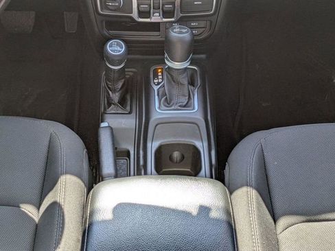 Used 2022 Jeep Wrangler Unlimited Sport image 18