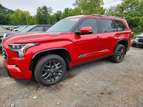 Used 2025 Toyota Sequoia Platinum AWD/4WD image 2