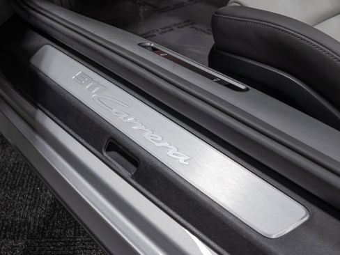 Used 2025 Porsche 911 Carrera RWD image 54