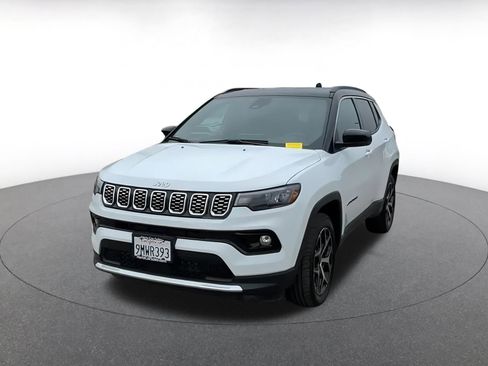 Used 2025 Jeep Compass Limited image 7