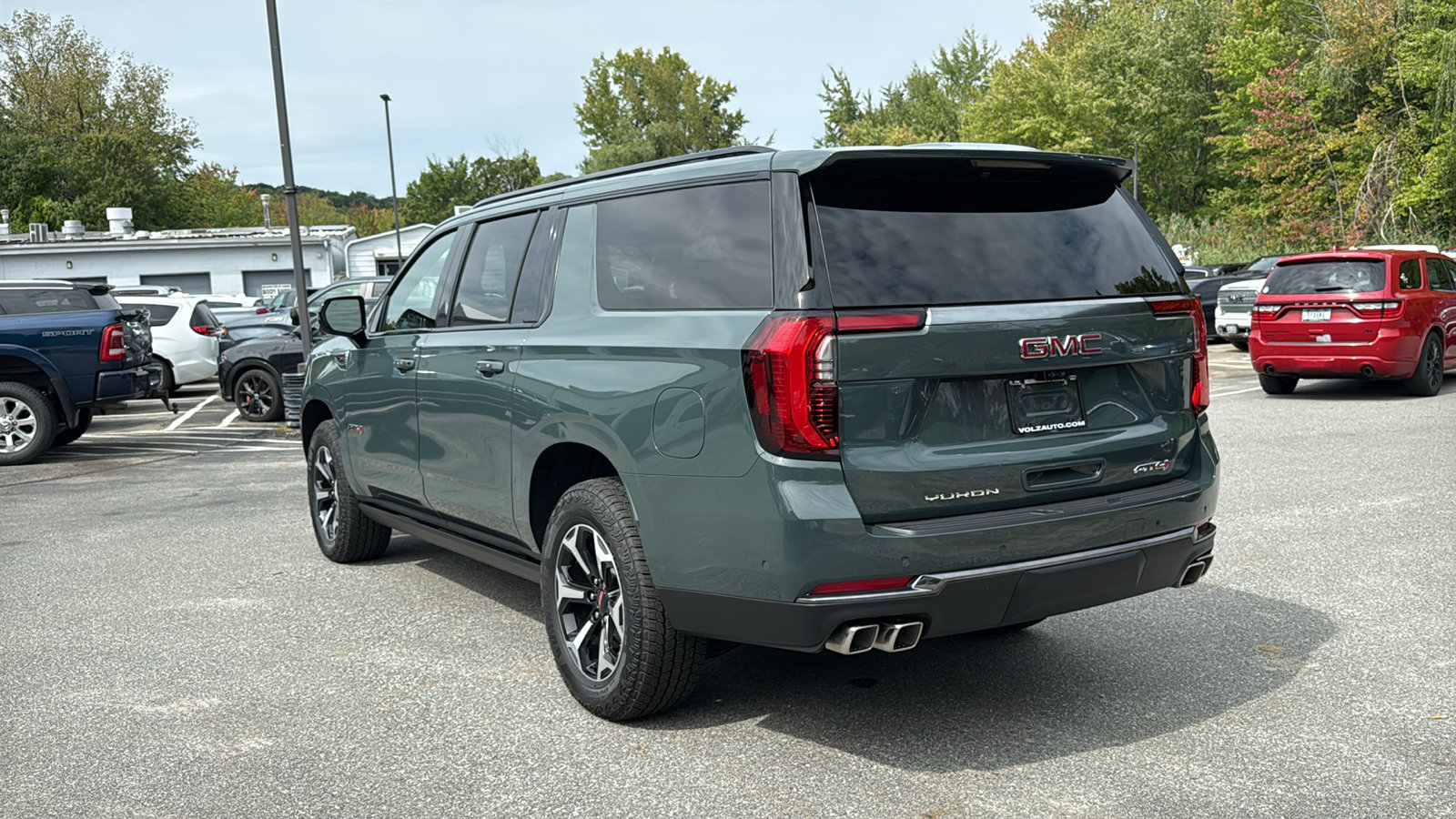 Certified 2026 GMC Yukon XL AT4 w/ AT4 Premium Plus Package AWD/4WD image 8