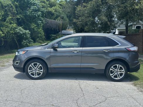 Used 2017 Ford Edge Titanium w/ Technology Package FWD image 2