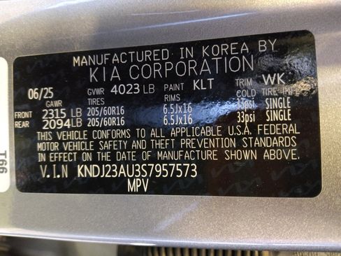 Used 2025 Kia Soul LX FWD image 33