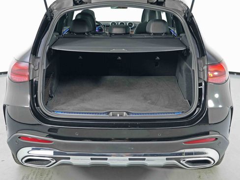 Used 2024 Mercedes-Benz GLC 300 image 10