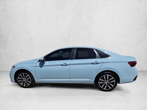 Used 2025 Volkswagen Jetta SE FWD image 8