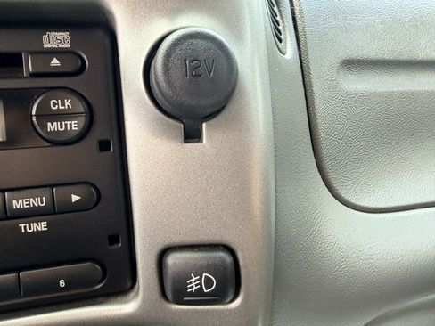 Used 2005 Ford Ranger XLT AWD/4WD image 25