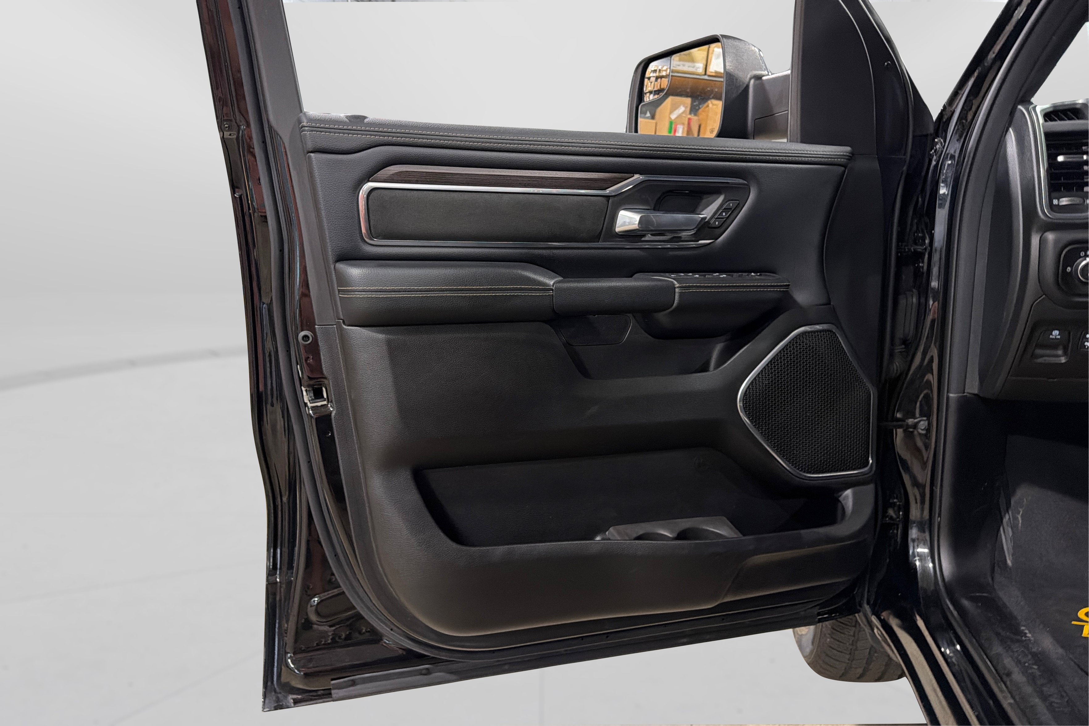 Used 2026 RAM 1500 Laramie AWD/4WD image 15