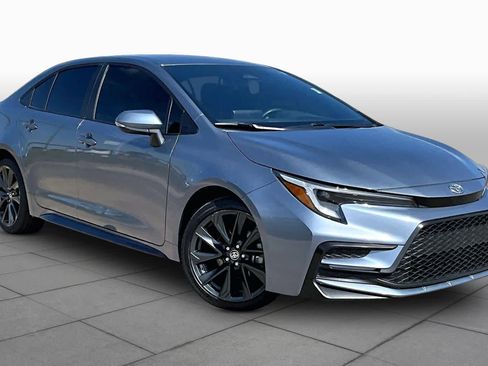 Used 2024 Toyota Corolla SE FWD image 3