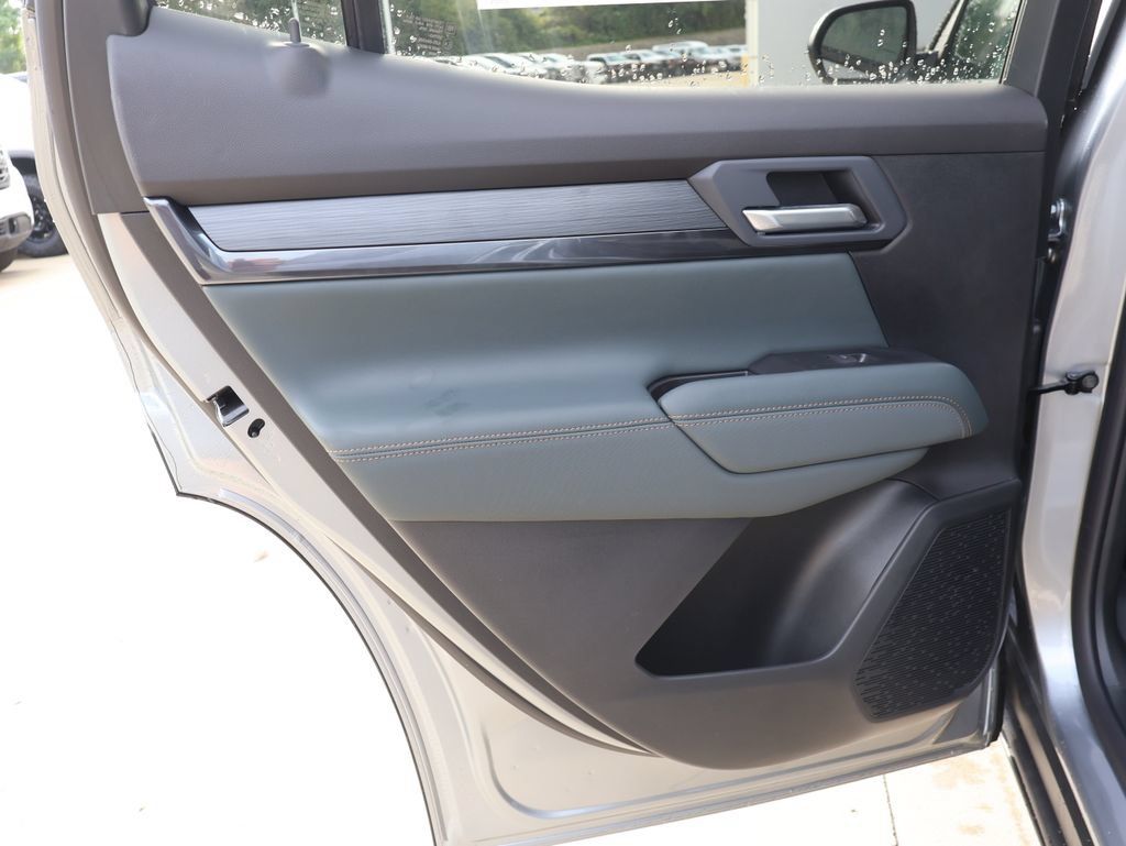 New 2027 GMC Terrain AT4 w/ Convenience Package III AWD/4WD image 24