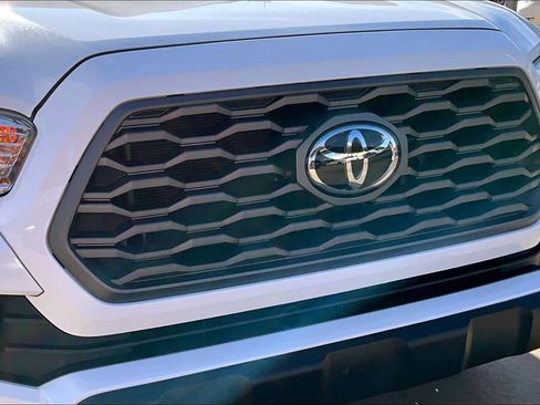 Used 2023 Toyota Tacoma TRD Off-Road w/ Technology Package image 28