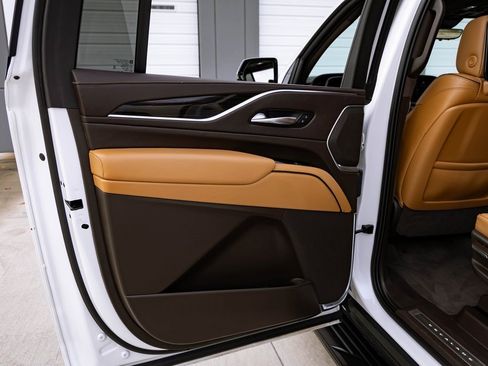 Used 2021 Cadillac Escalade ESV Sport w/ Driver Assist Tech Package image 33