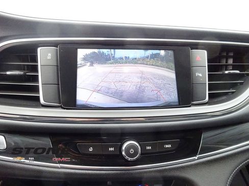 Used 2018 Buick Enclave Essence image 28