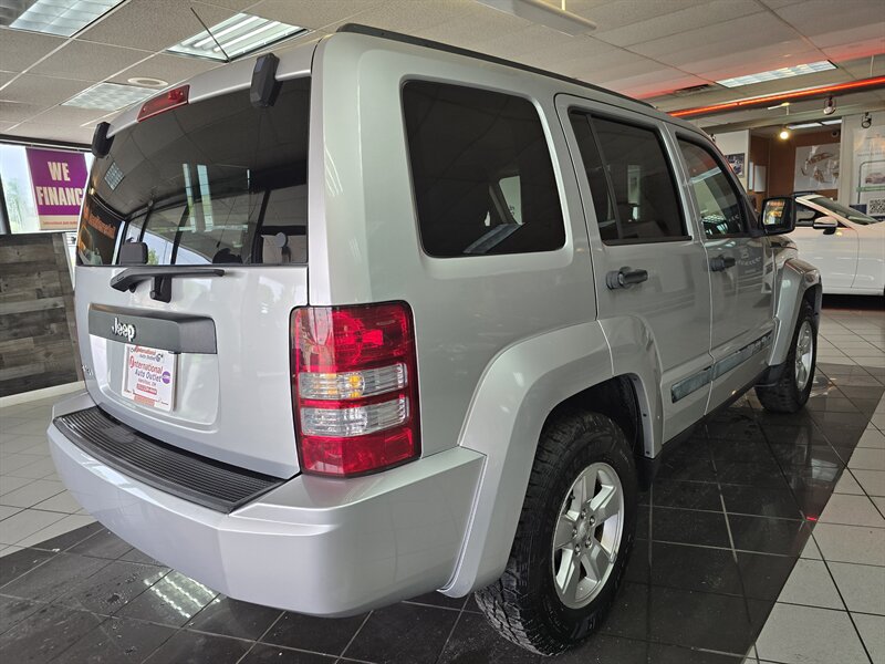Used 2009 Jeep Liberty Sport w/ Popular Equipment Group AWD/4WD image 6