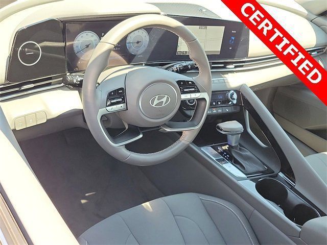 Used 2024 Hyundai Elantra SEL w/ Convenience Package FWD image 2